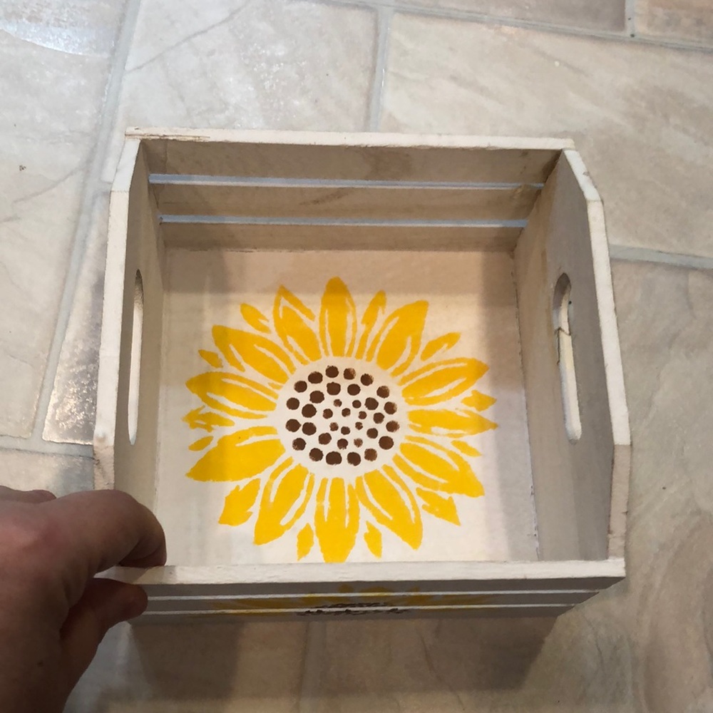 Decorative crate